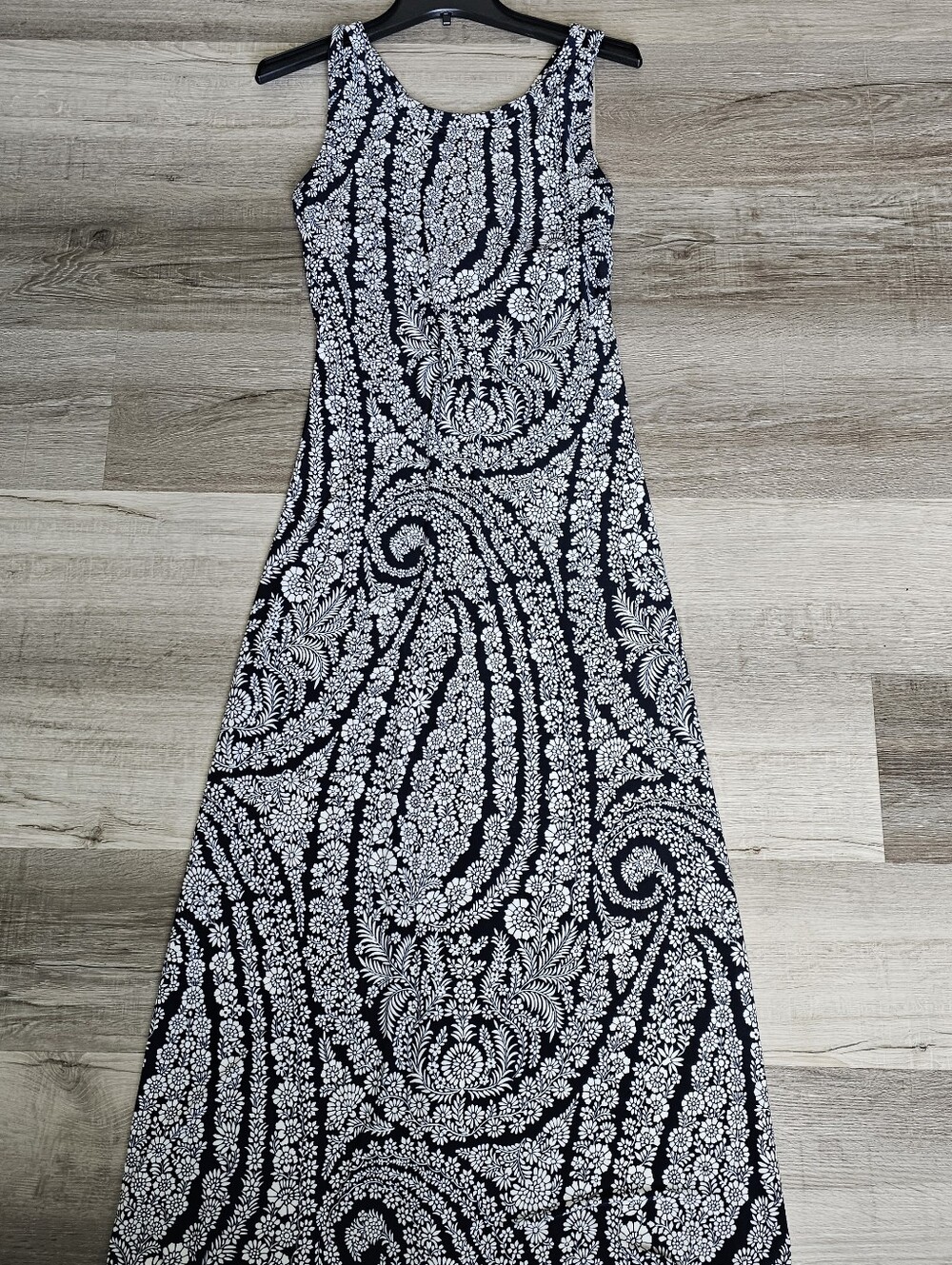 Brand New with Tags (NWT) Tommy Hilfiger Paisley Cross-Back Maxi Dress - Picture 16 of 16